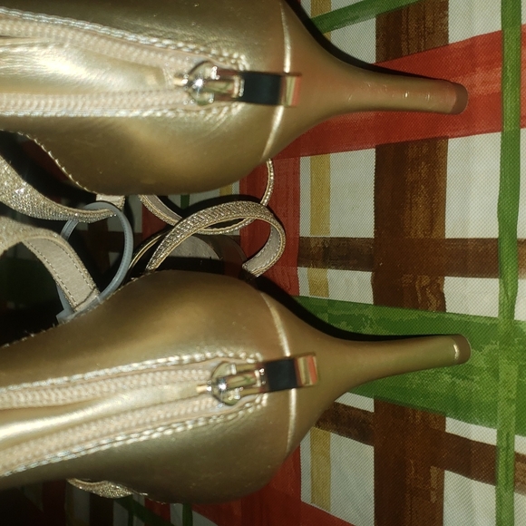 New Life Stride soft system flex heels. (2.75 inches) size 10 - Picture 3 of 7